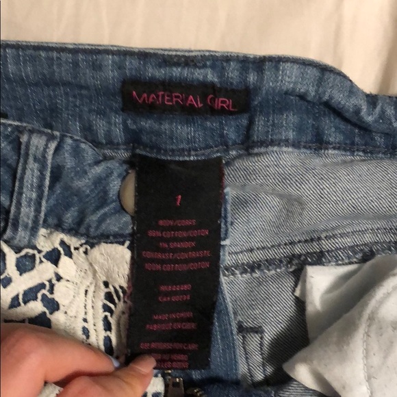 Material girl shorts with lace - Picture 3 of 3